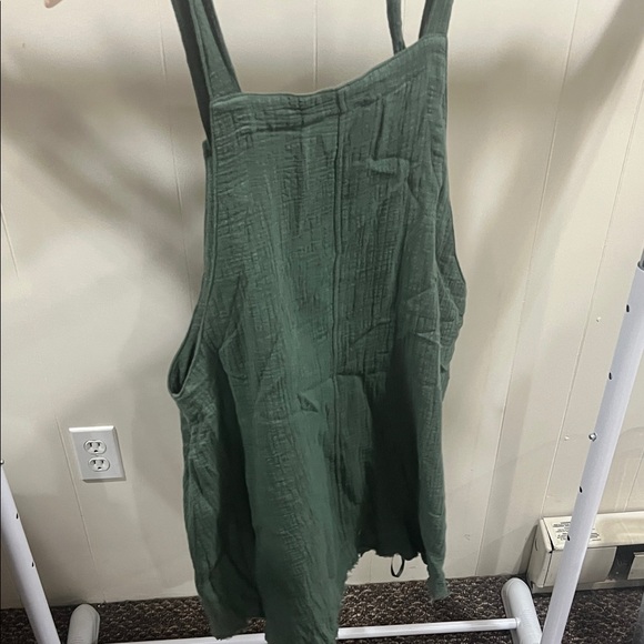 ARULA Forest Green Textured Skirt-Overalls - Picture 2 of 2